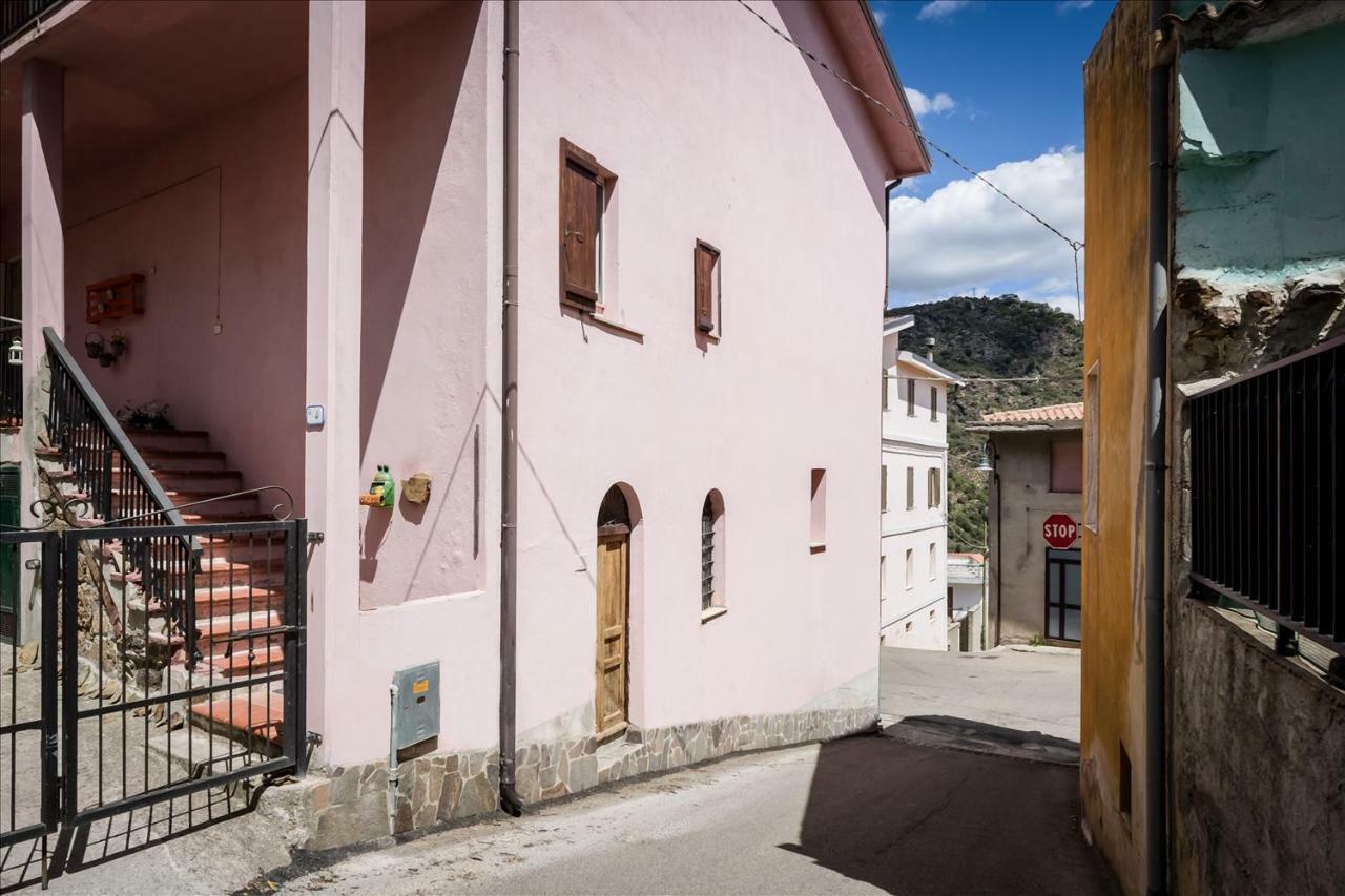 B&B Gennarcu Ussàssai Dış mekan fotoğraf